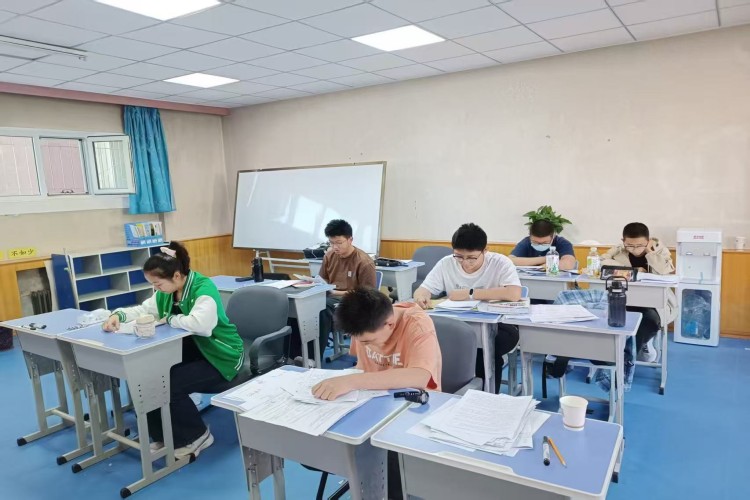 新疆安心教育环境图