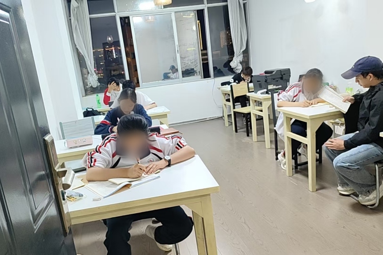 曲靖品学教育校区环境图