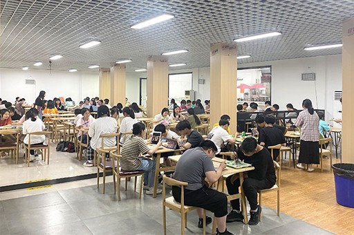 武汉央布艺术学校餐厅环境