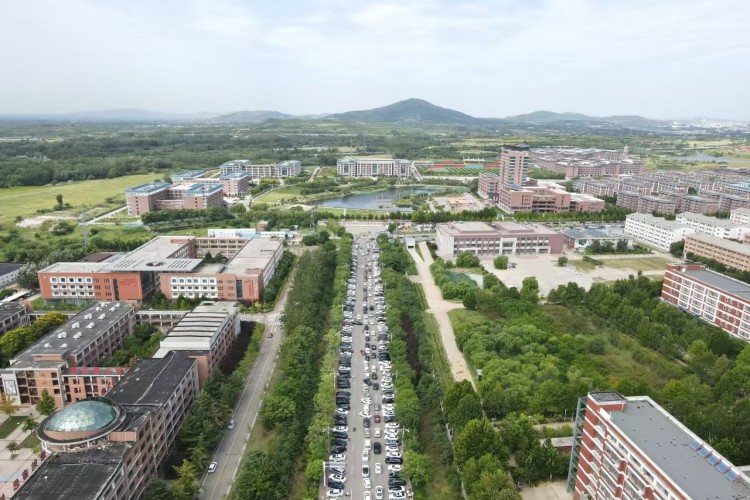 山东力明学院校区环境
