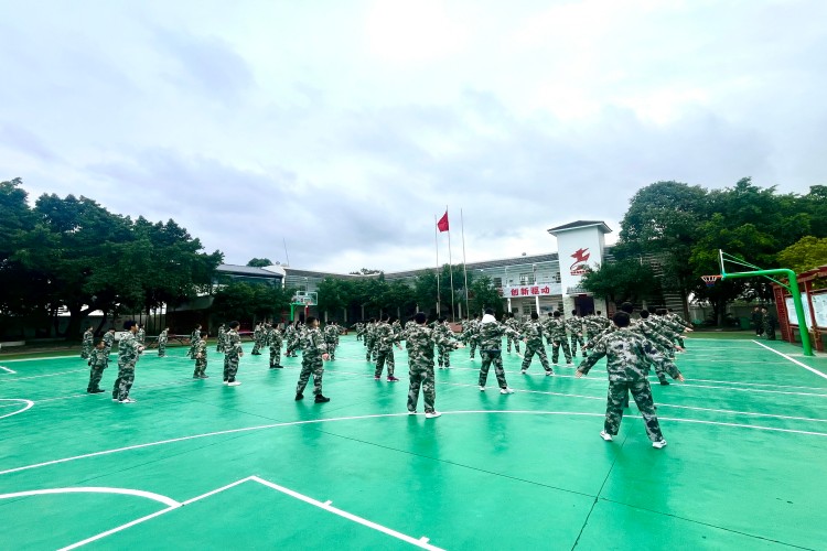 成都望晟拓展训练基地军事训练