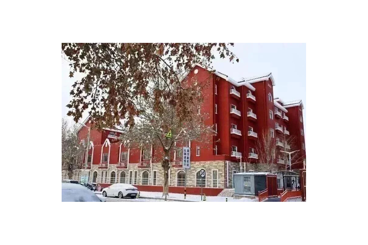 教学楼外观；实景仅反映拍摄时场景。