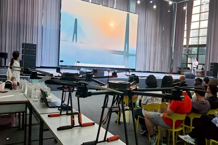 重庆乐教无人机