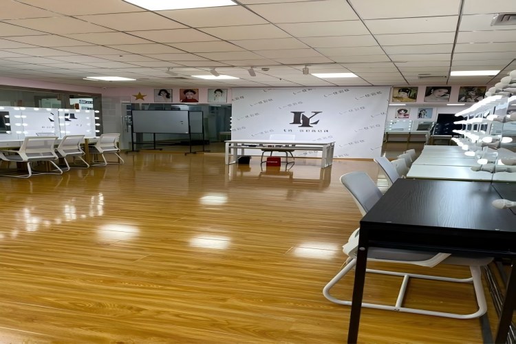  山东飞剪职业培训学校