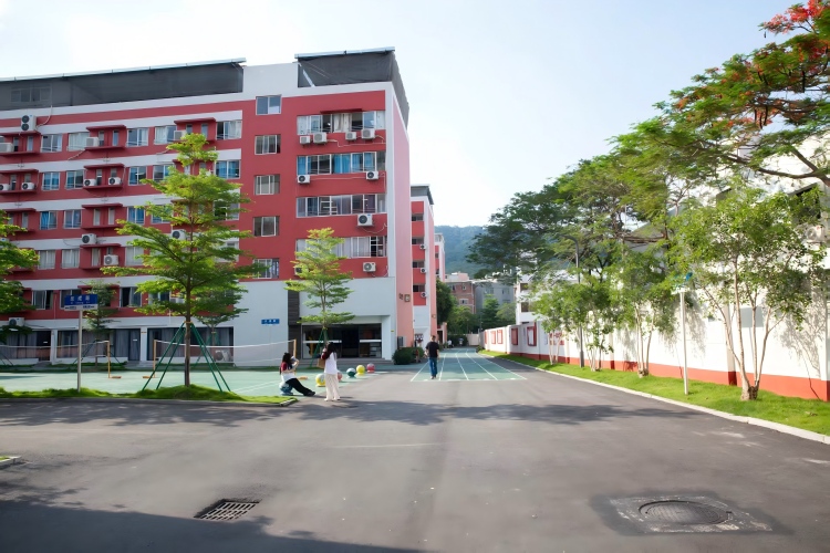 广州黄师中高考学校