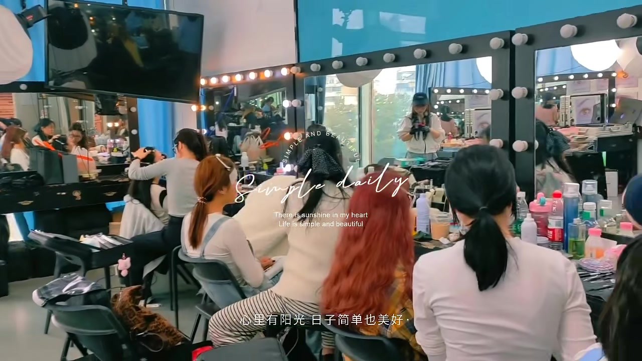 化妆课堂分步练习场景